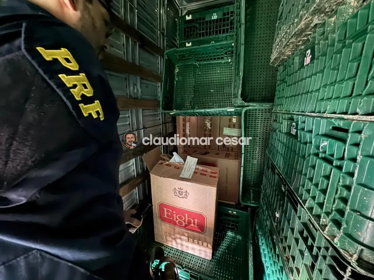 PRF apreende 350 mil maços de cigarros sob carga de sucata aviária