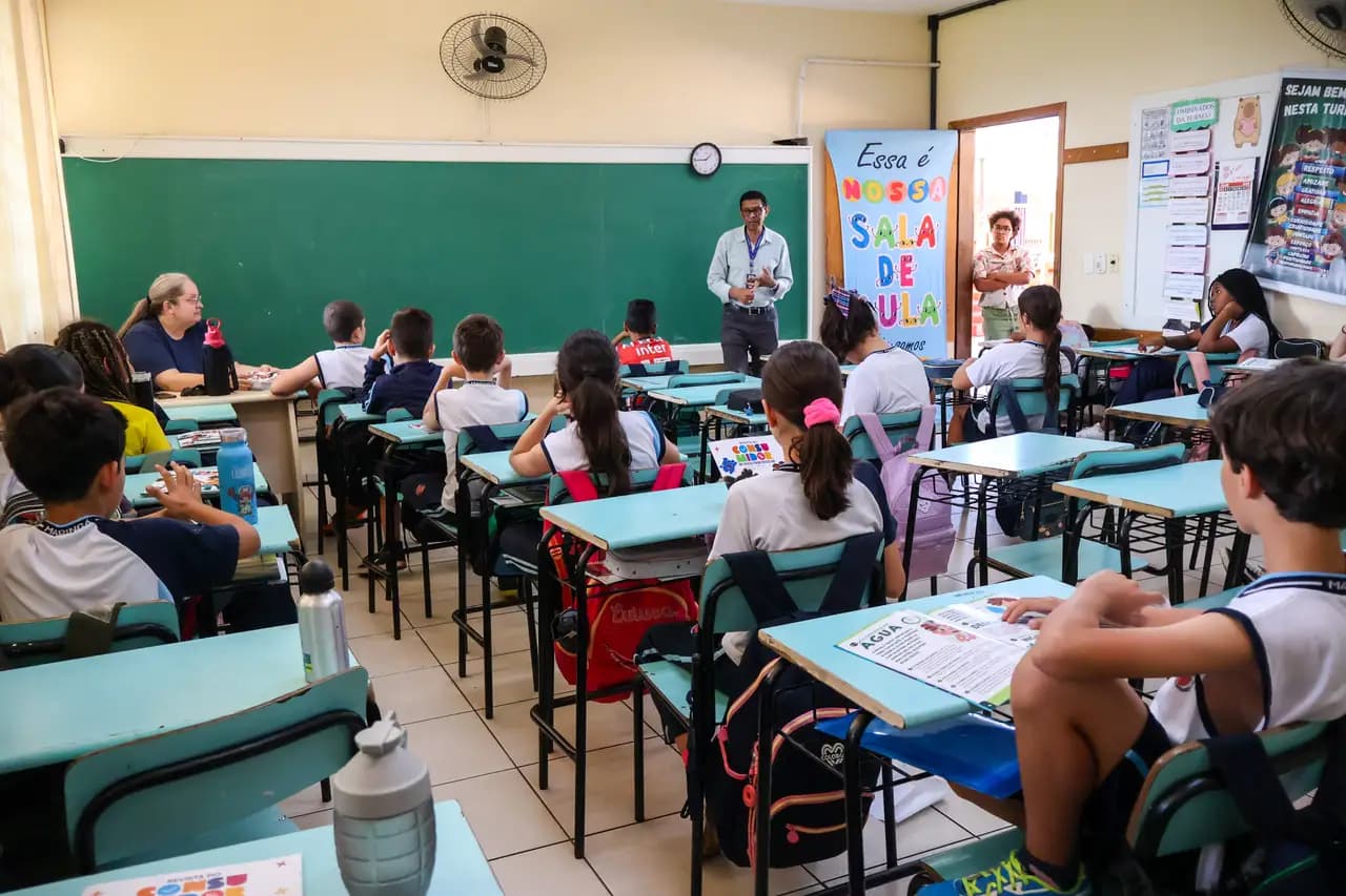 Procon Maringá promove palestras sobre consumo consciente nas escolas municipais