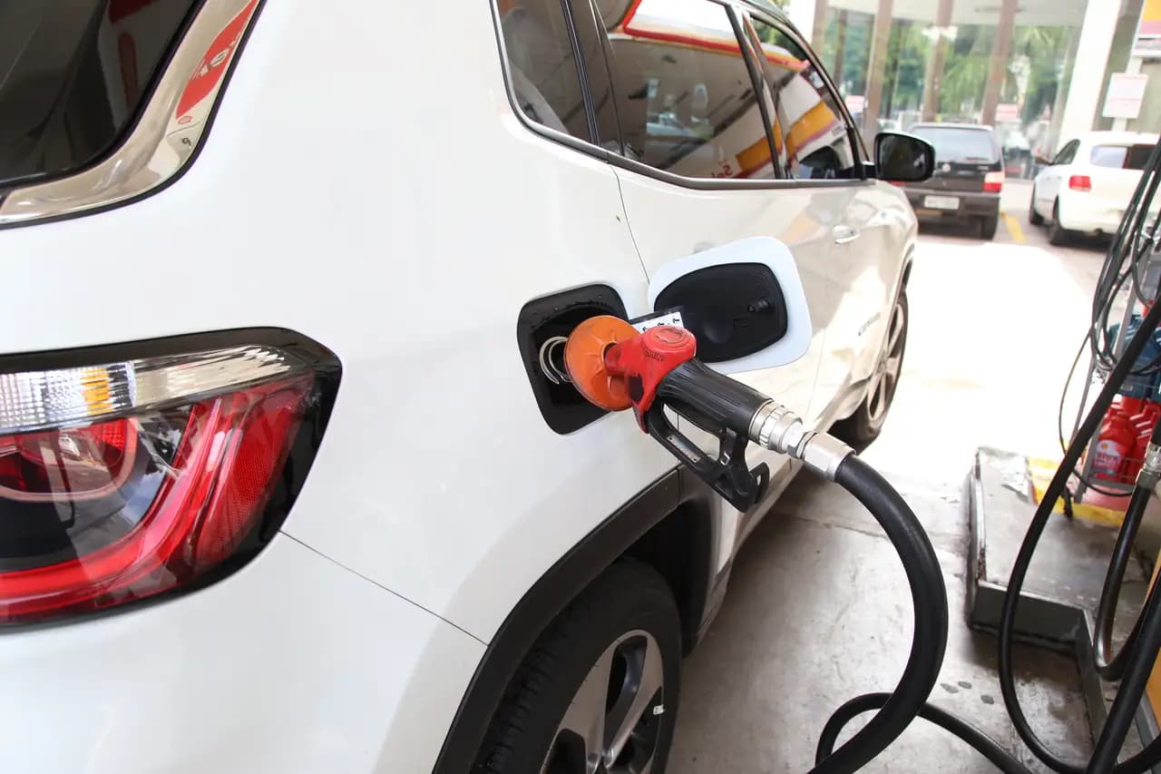 Preço da Gasolina Comum tem variação de 25,04%, aponta pesquisa do Procon de Maringá