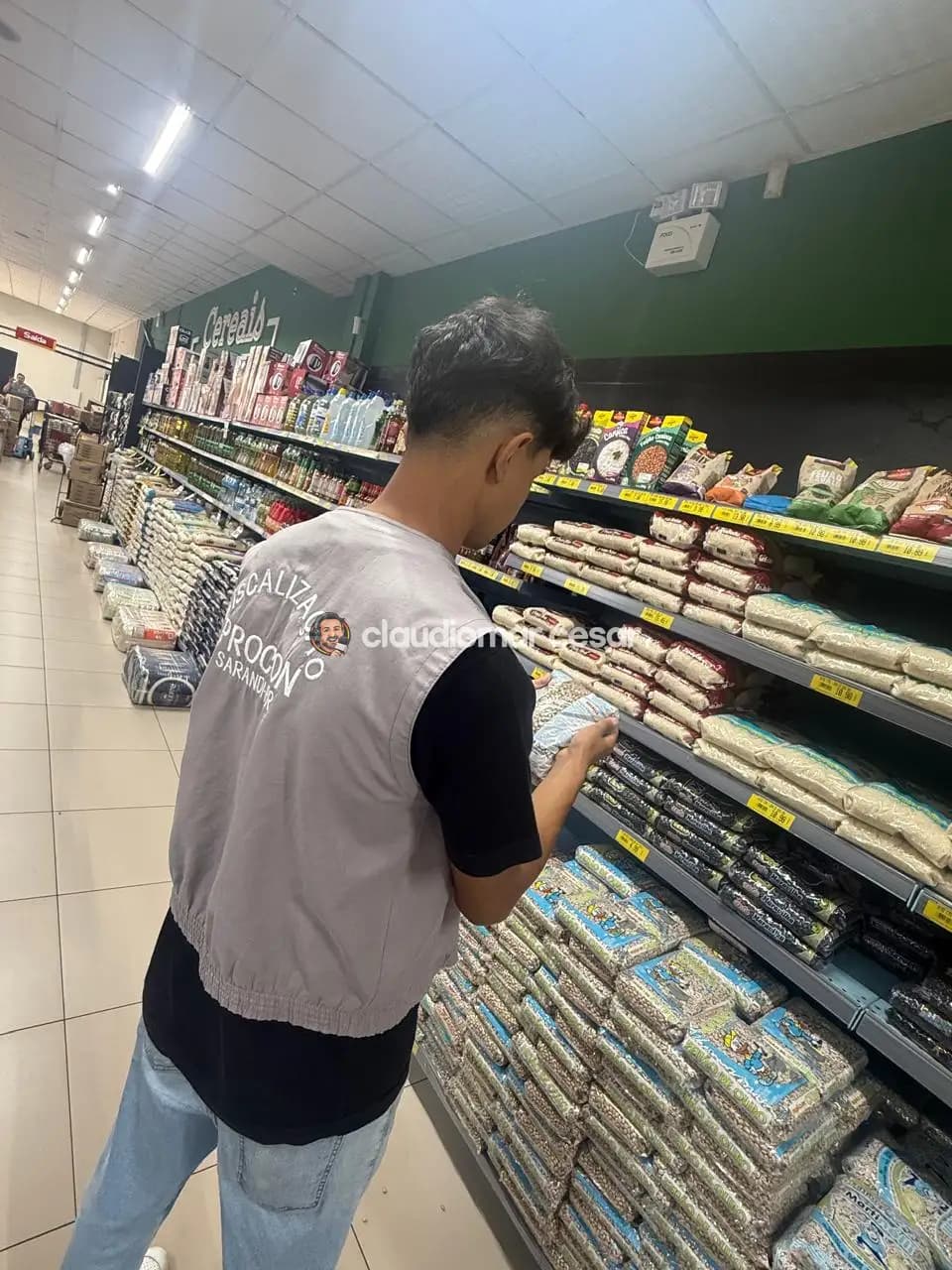 Procon de Sarandi divulga pesquisa de itens da cesta básica de abril e aponta variações expressivas de preços