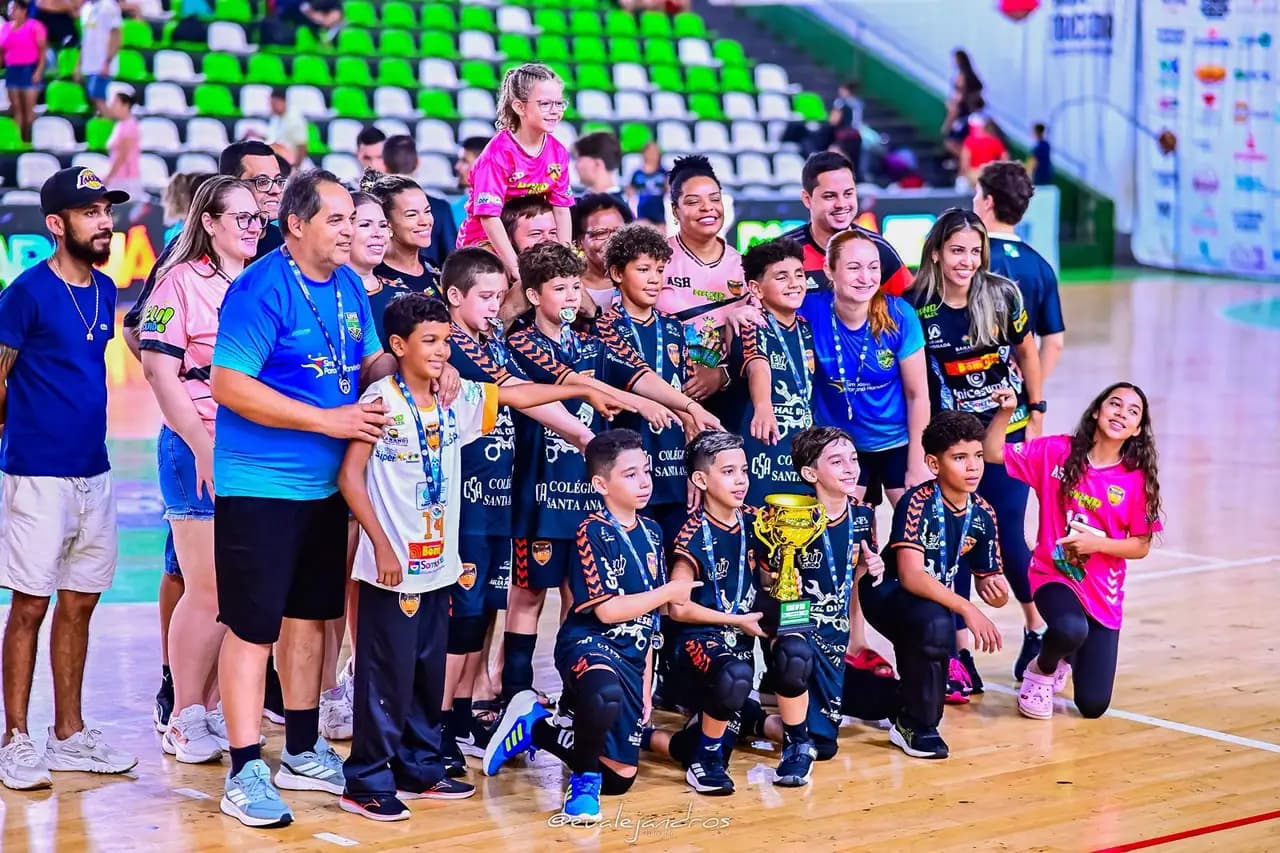 Sarandi conquista ouro e destaque individual na Paraná Cup de Handebol em Goioerê